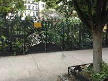 El Sol Brillante gate